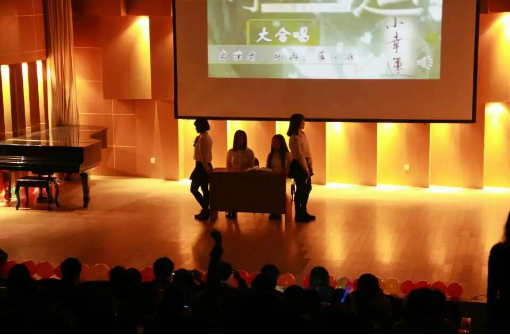 甜美的女声合唱